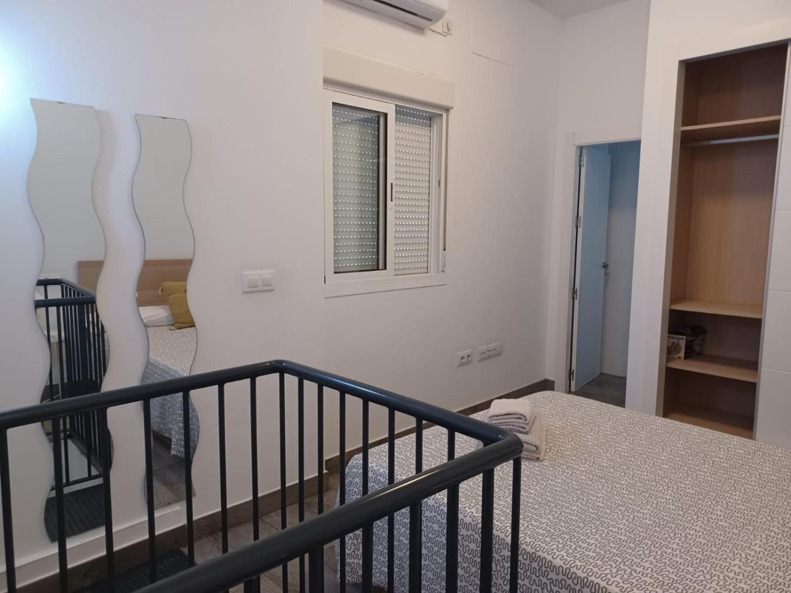 Apartamento En El Casco Antiguo En Plena Alameda Sewilla Zewnętrze zdjęcie